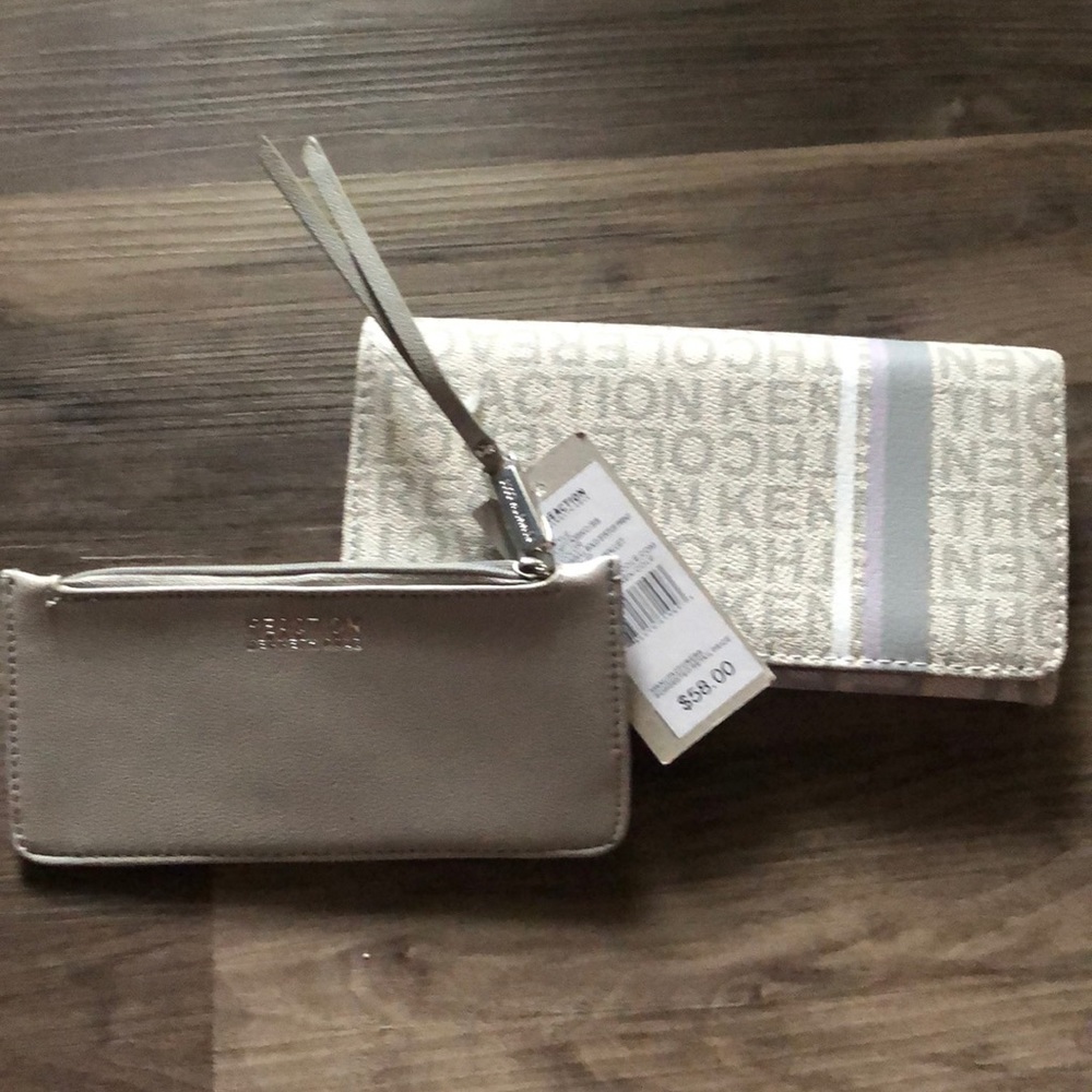 *SOLD on Ebay* Kenneth Cole Reaction Wallet - Picture 1 of 8